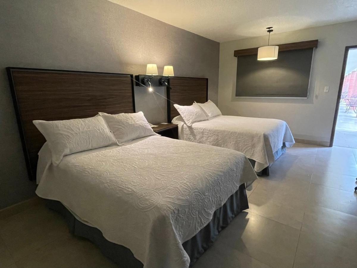 Hotel Hacienda Nuevo Casas Grandes Bagian luar foto