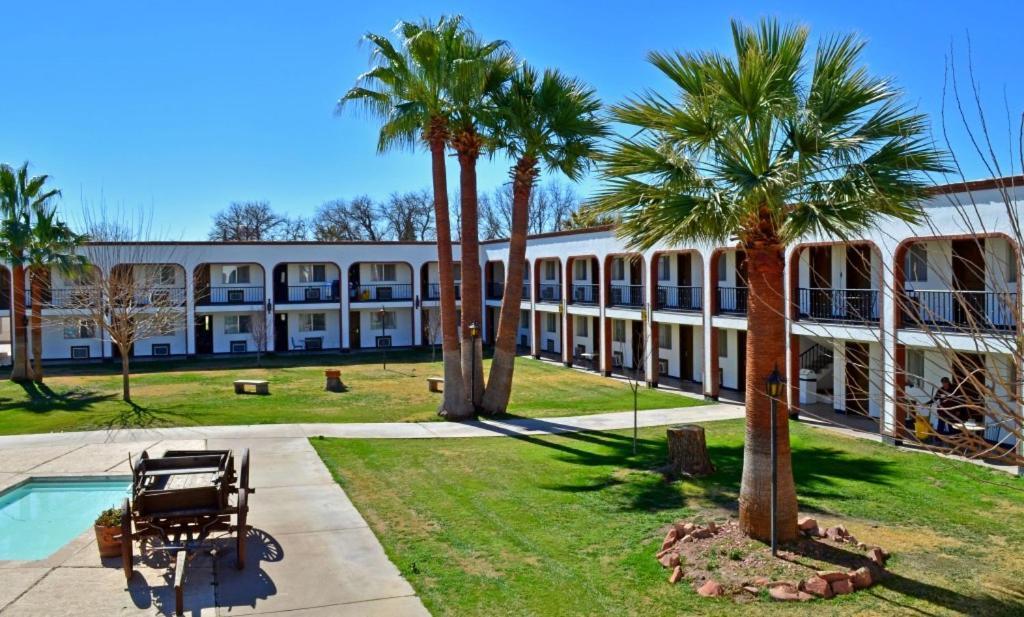Hotel Hacienda Nuevo Casas Grandes Bagian luar foto